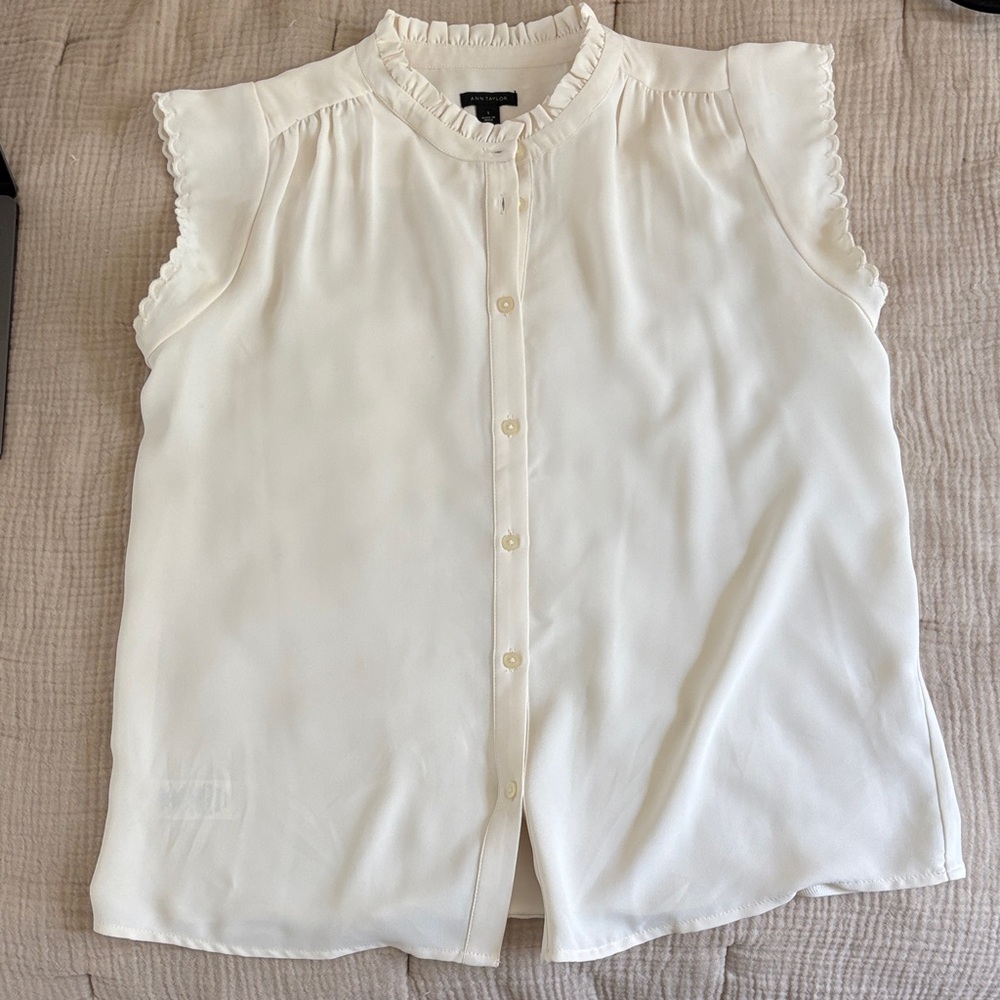 Ann Taylor Cream Ruffle Cap-Sleeve Button-Front Blouse